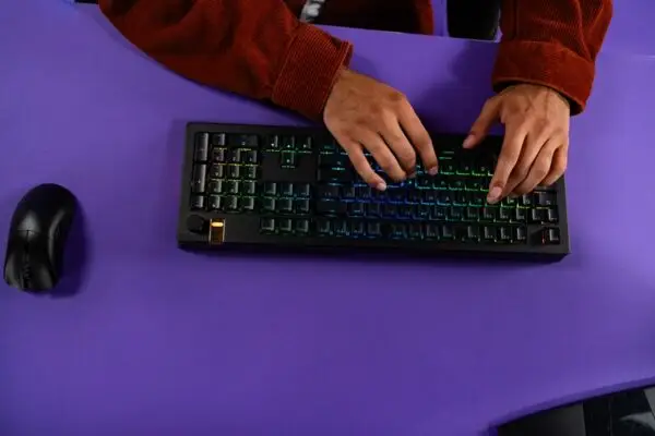  מקלדת מכנית חוטית Glorious GMMK 3 PRO HE 65% (Pre-Built) GLO KB GMMK3 PRO 65 PREBUILT 