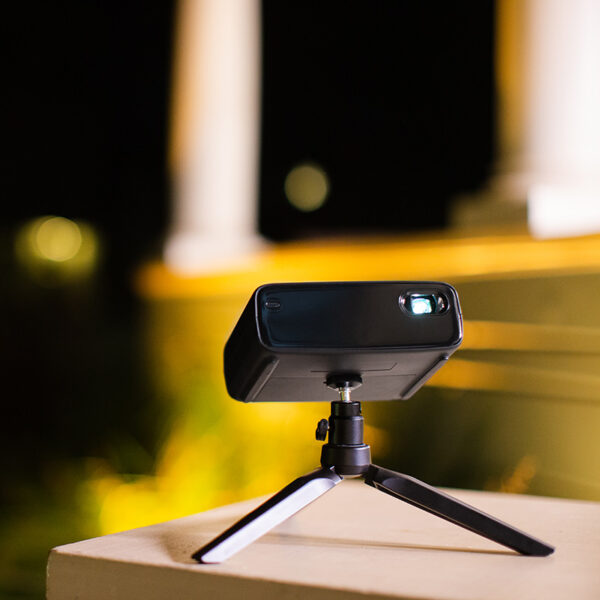  מקרן נייד קומפקטי PHILIPS PicoPix Micro 2TV ברזולוציה HD 480p HDMI Android TV PHILIPS PicoPix Micro2 TV 