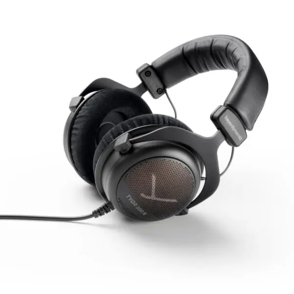  אוזניות גיימינג חוטיות beyerdynamic TYGR 300R 32 Ohm beyerdynamic tygr 300 r gaming headphones 