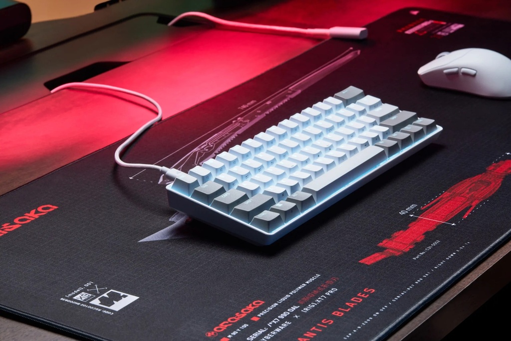 מקלדת גיימינג חוטית דגם CLIPPER PRO MINI 60 Hall Effect בצבע לבן מבית Corsair