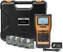ערכת מדפסת מדבקות BROTHER PT-E560BTSP (מקשים באנגלית) כולל 4 קסטות סרטים לחיווט  סוללה, מטען ותיק