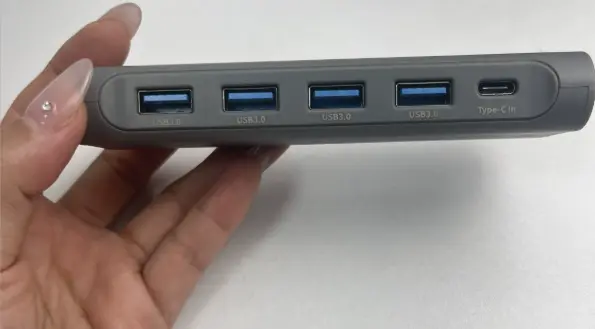 מפצל USB הכולל 4 יציאות עם חיבור TYPE-C 3.0